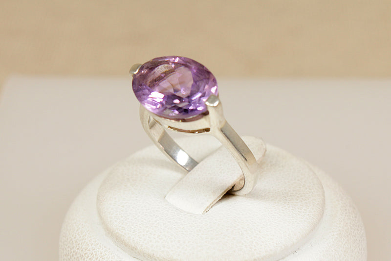 Silver & Amethyst Solitaire ‘Elipse’ Ring
