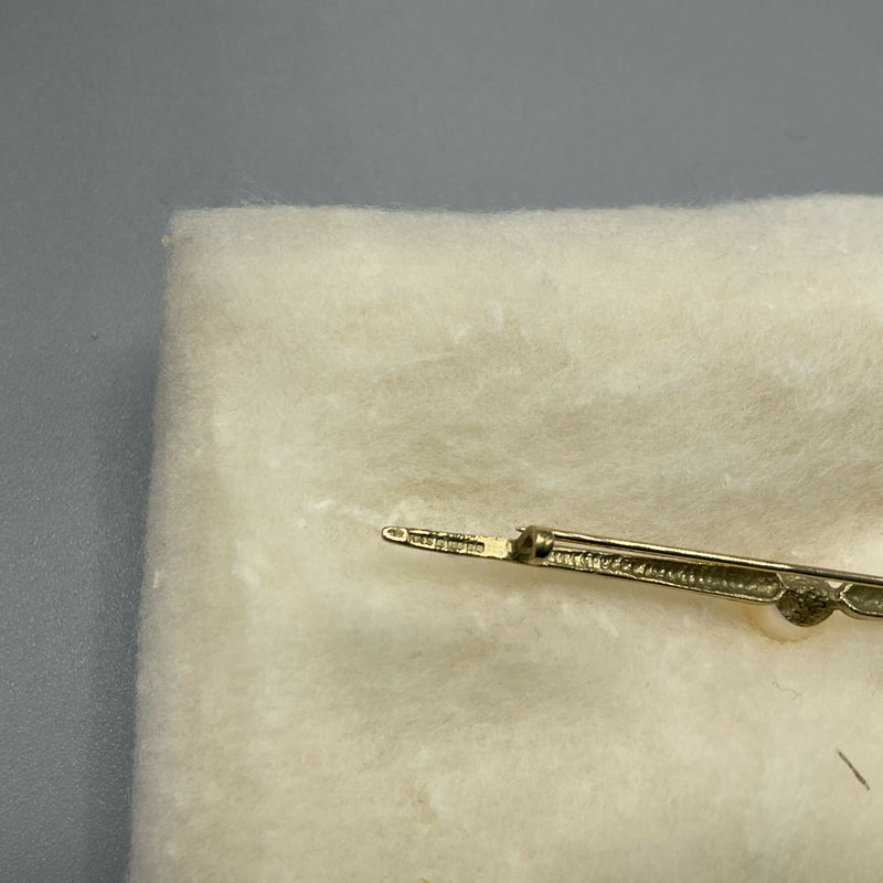 9ct gold and cultured pearl brooch