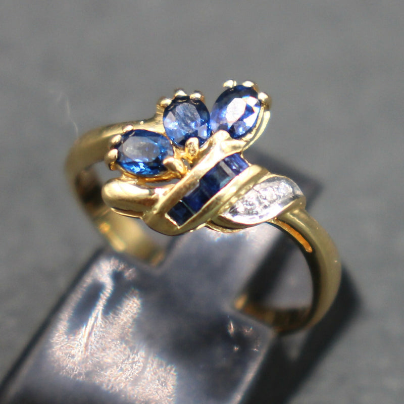 18ct gold sapphire and diamond ring