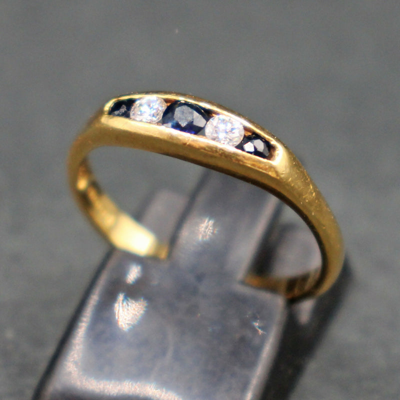 18ct gold graduated sapphire diamond five stone ring