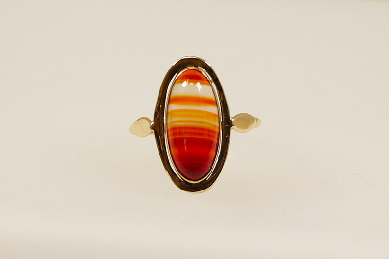 8ct Gold & Banded Carnelian Ring