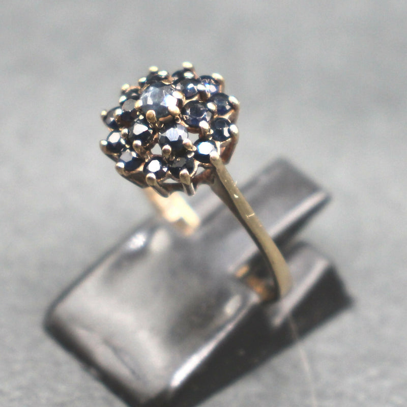 9ct-gold-three-tier-sapphire-cluster-ring-24k011b