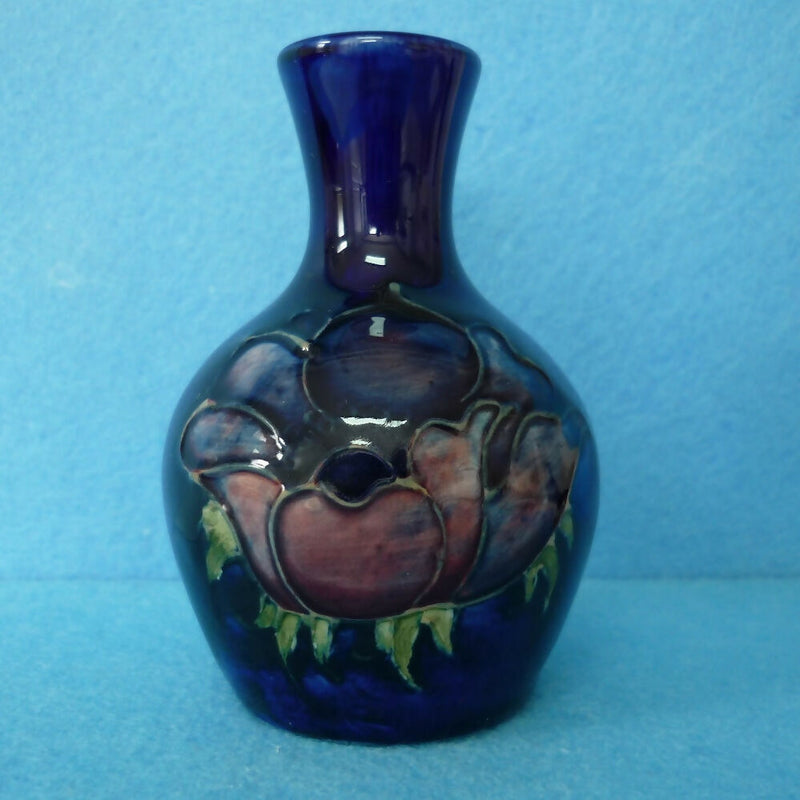 A Moorcroft Vase c1949-1986 in the Anemone Pattern