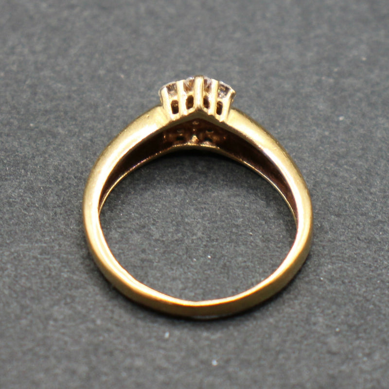 18ct-gold-9-stone-diamond-cluster-ring-25c009c