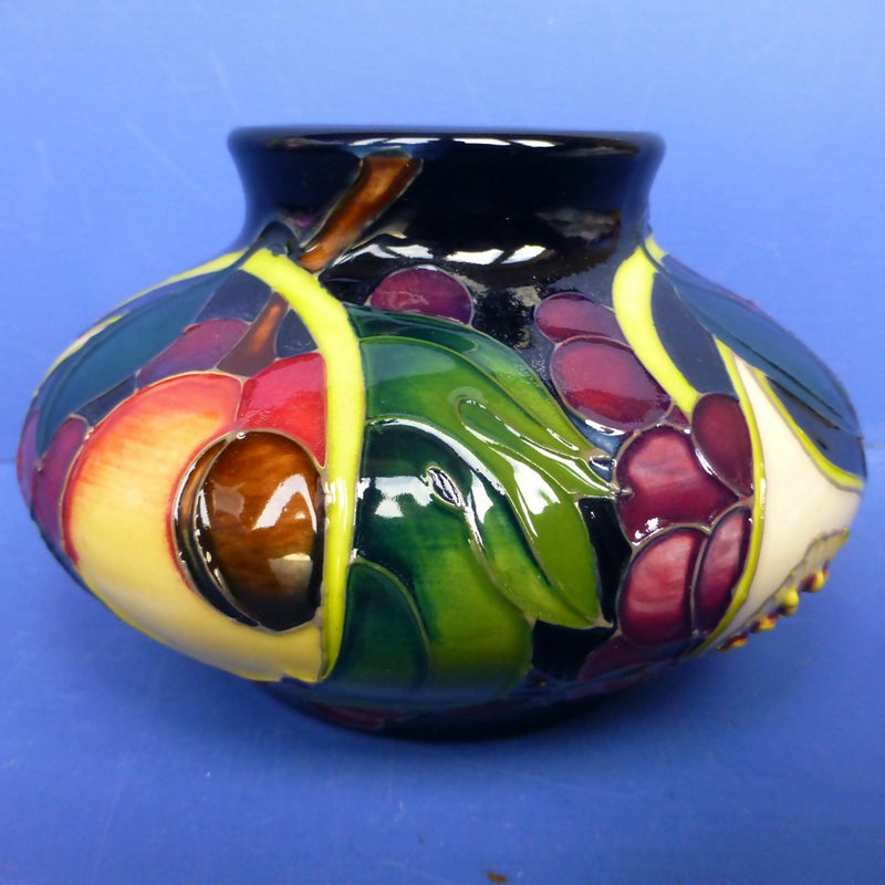 Moorcroft Queens Choice 24