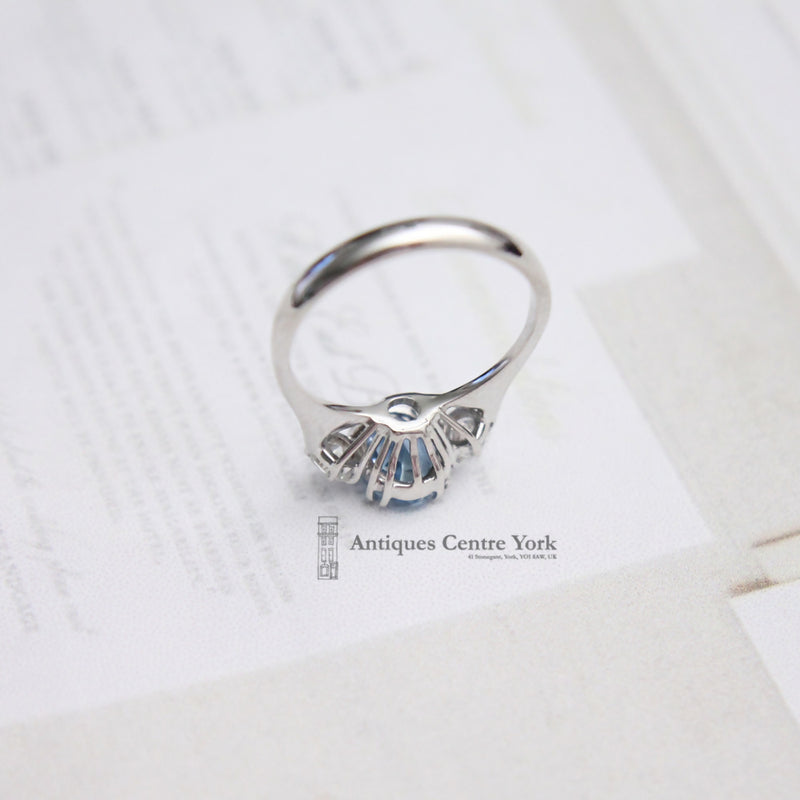 18ct White Gold Aquamarine & Diamond 3 Stone 0.35ct