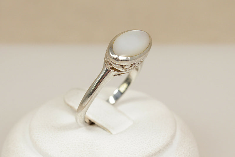 Silver & MOP Elipse Ring