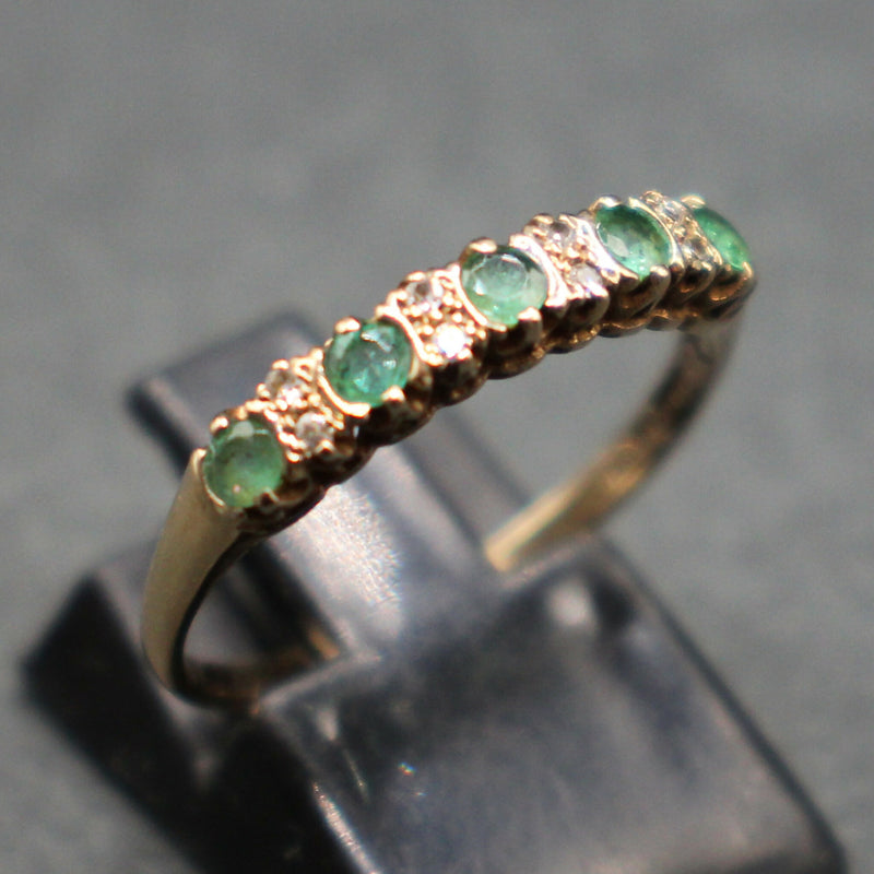 9ct-gold-emerald-and-diamond-half-eternity-ring-24i005b