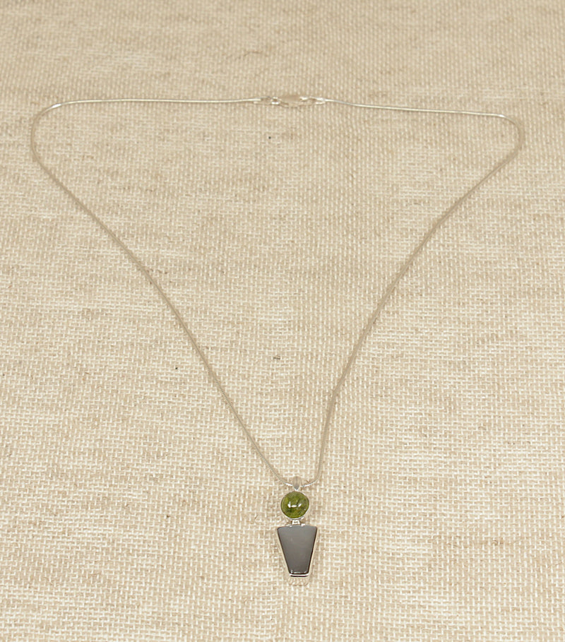 Silver Labradorite & Peridot Pendant & Chain
