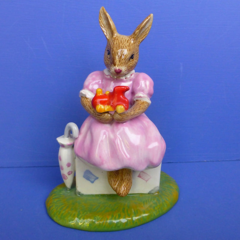 Royal Doulton Bunnykins Figurine of The Year 2011 - Sitting on a Suitcase