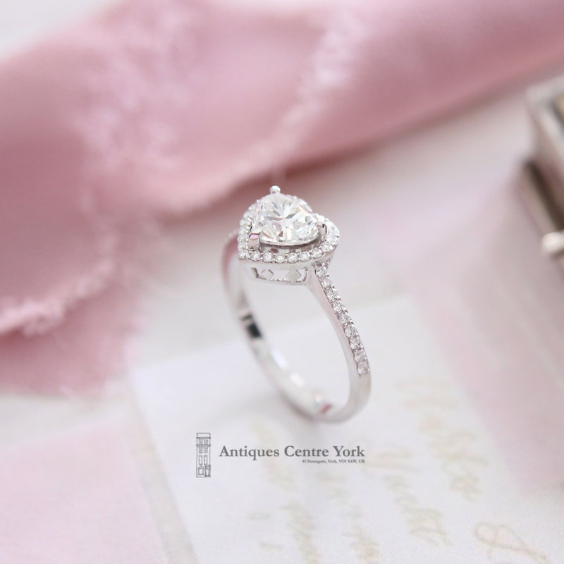 18ct White Gold Heart Cut Diamond 1.00cts Ring