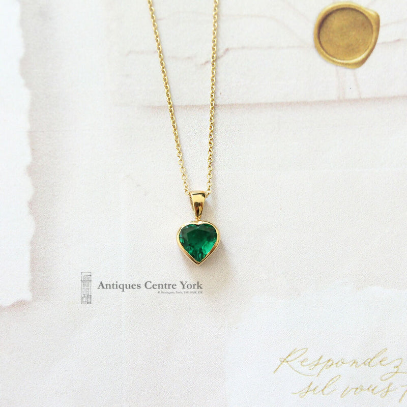 18ct Gold Emerald Heart Pendant