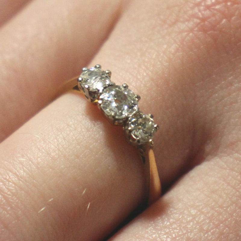 18ct gold diamond trilogy ring