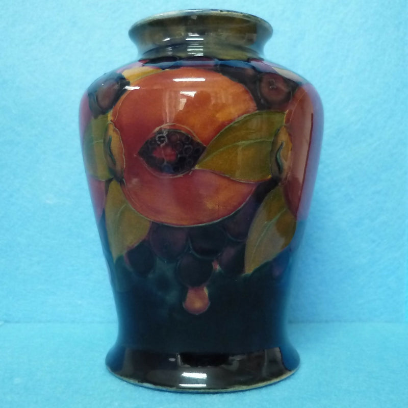 Moorcroft Vase (5.15 inch). Pomegranate Design by William Moorcroft.