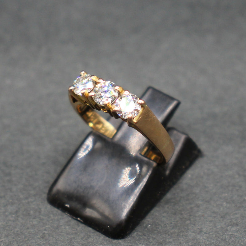 18ct-gold-diamond-trilogy-25c010b