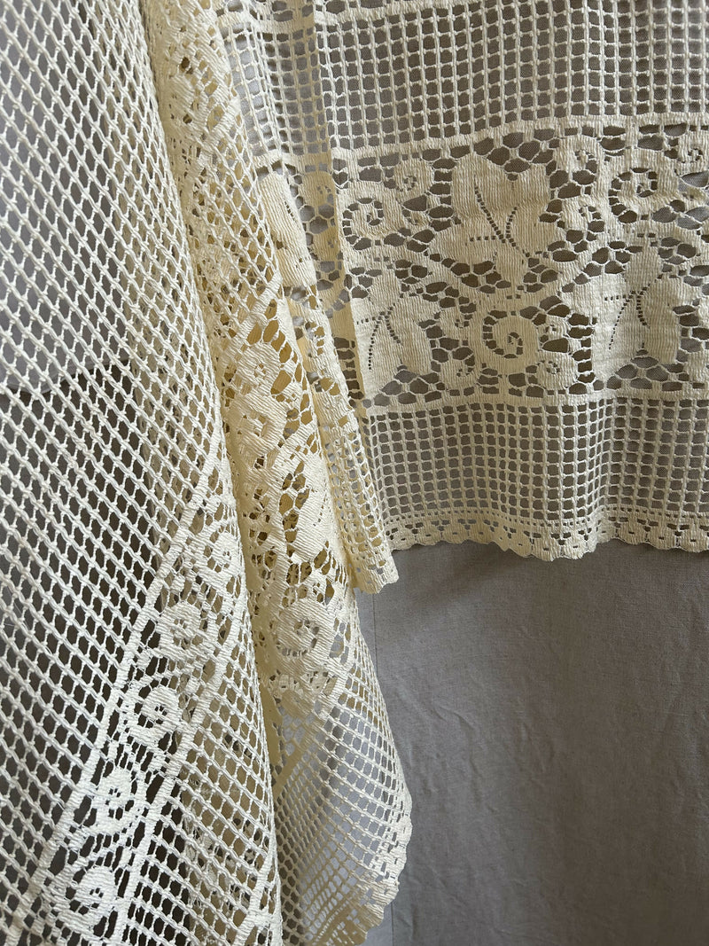 Beautiful Period Arts & Crafts biscuit tea colour cotton lace panel 84”/35”