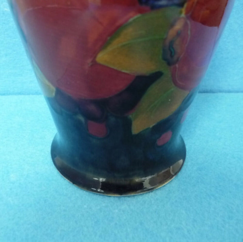 Moorcroft Vase (5.15 inch). Pomegranate Design by William Moorcroft.