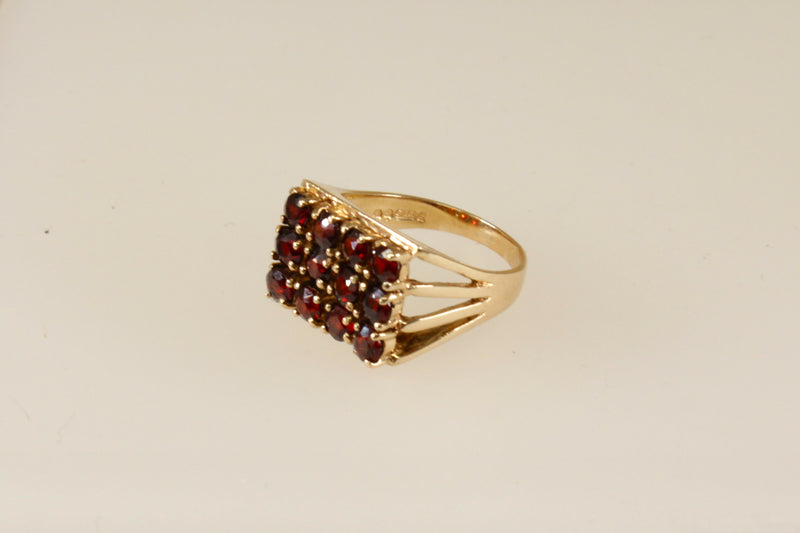 9ct Gold Garnet Cluster Ring