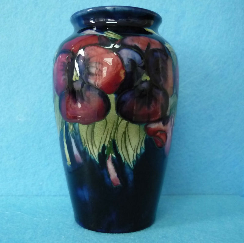 A Moorcroft Vase (5.03") c1918-26 - Pansy by William Moorcroft