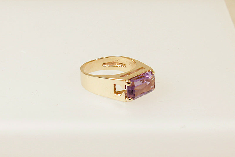 9ct Gold & Amethyst Designer Ring