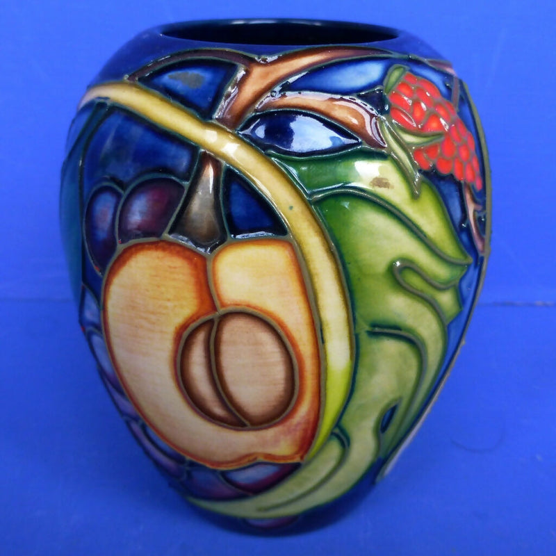 Moorcroft Queens Choice Small 18