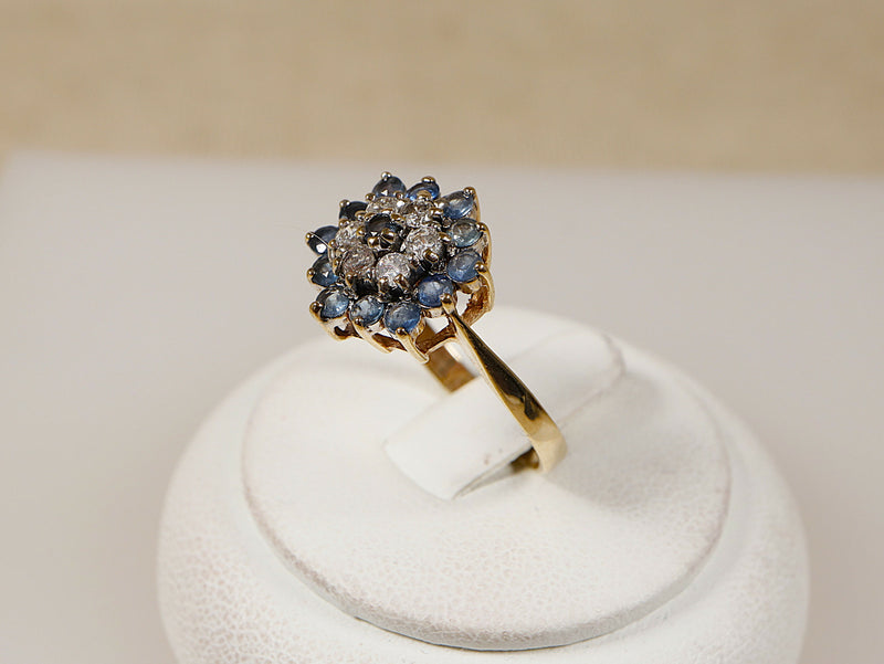 9ct Gold Blue Topaz & Diamond Cluster Ring