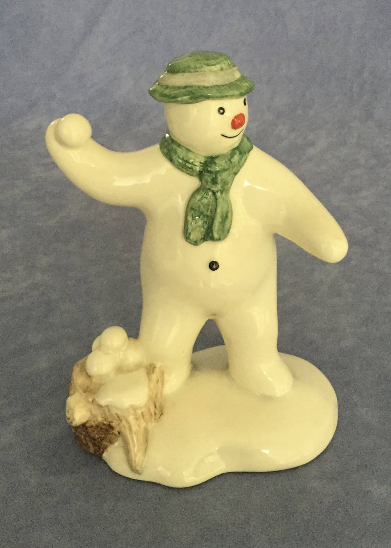 Royal Doulton - Snowman figurine Royal Doulton Snowballing figurine DS22 Boxed