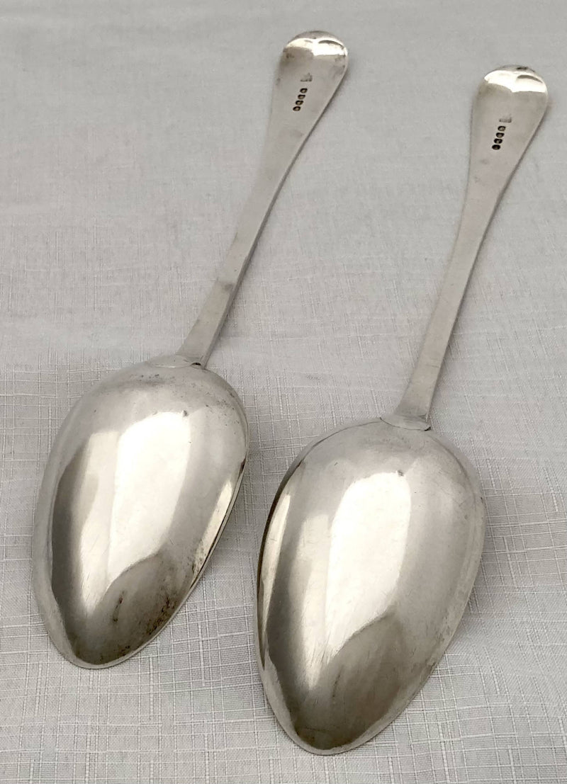 Georgian, George IV, Pair of Silver Basting Spoons. London 1821 Eley & Fearn. 8.8 troy ounces.