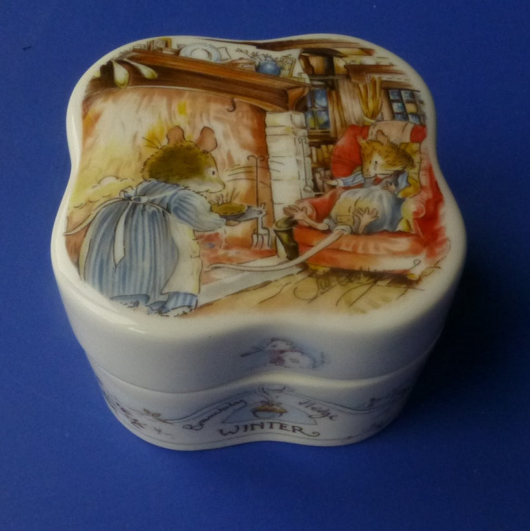 Royal Doulton Brambly Hedge Seasons Winter Clover Trinket Box