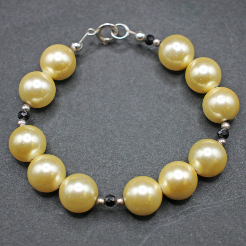 Bridget: Champagne shell bead bracelet