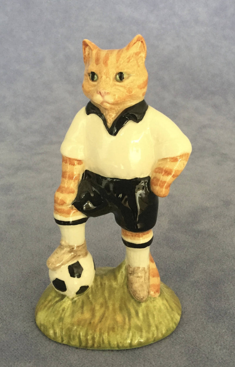 Beswick black & White Sporting footballer cat 1987