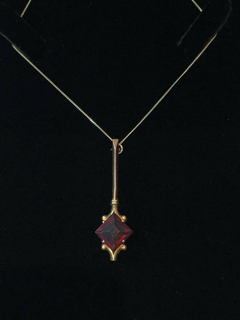 Edwardian Hallmarked 9ct Yellow Gold Almandine Garnet Drop Pendant