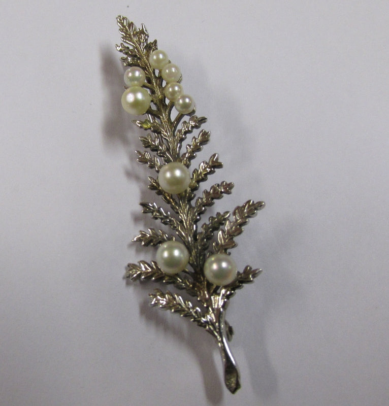 Vintage Brooch 9ct White Gold Fern Leaf set with Seed Pearls