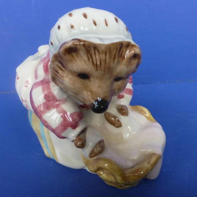 Beswick Beatrix Potter Figurine - Mrs Tiggywinkle Washing (Rare Backstamp BP8a)