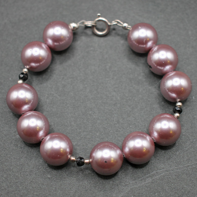 Bridget: Lilac shell bead bracelet