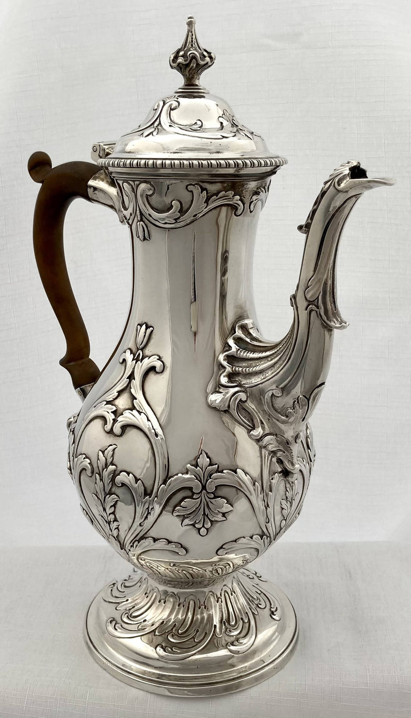 Georgian, George III, Silver Coffee Pot. London 1774 Charles Wright. 31.8 troy ounces.