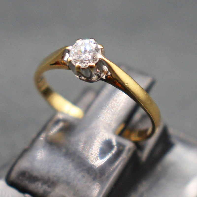 18ct gold .3ct diamond solitaire ring