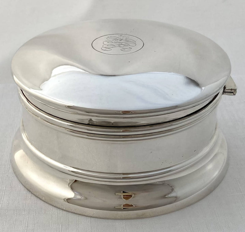 George V Silver Circular Box. Birmingham 1928 Hamilton & Co. (of Calcutta).