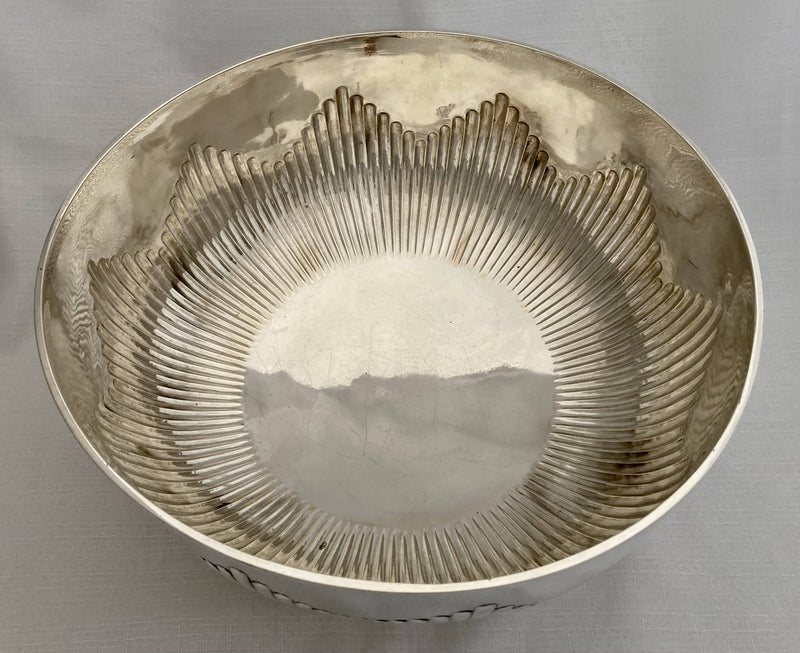 Robert Garrard, Crown Goldsmith, silver punch bowl. London 1849. 60 troy ounces