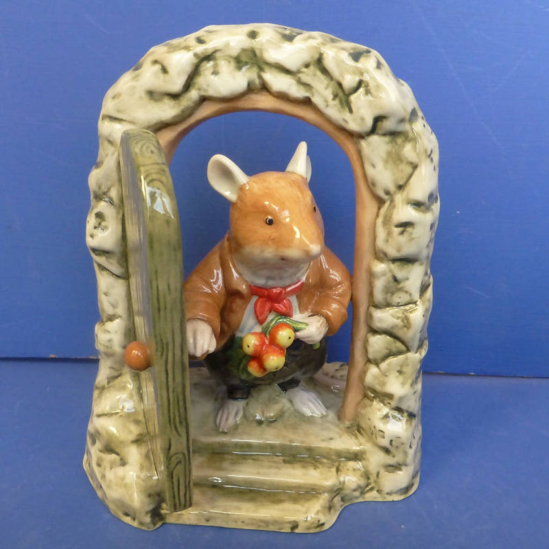 Royal Doulton Brambly Hedge Figurine Home For Supper DBH69