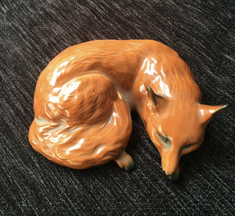 Beswick fox Beswick Curled fox Beswick lying down fox figure model number 1017