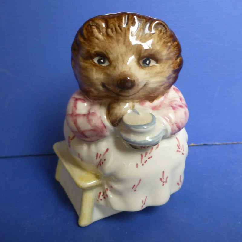 Beswick Beatrix Potter Figurine Mrs Tiggywinkle Takes Tea BP3C