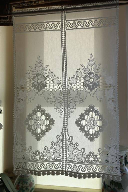 "Victoria" Vintage Heritage Design cream Cotton Lace Curtain Panel - 22" x 34”