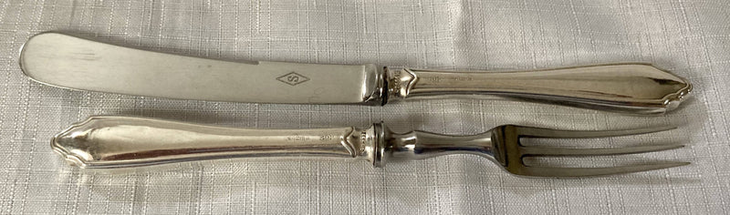 George V Cased Set of Six Silver Hafted Pastry Knives & Forks. Sheffield 1927 Robert Pringle & Sons.