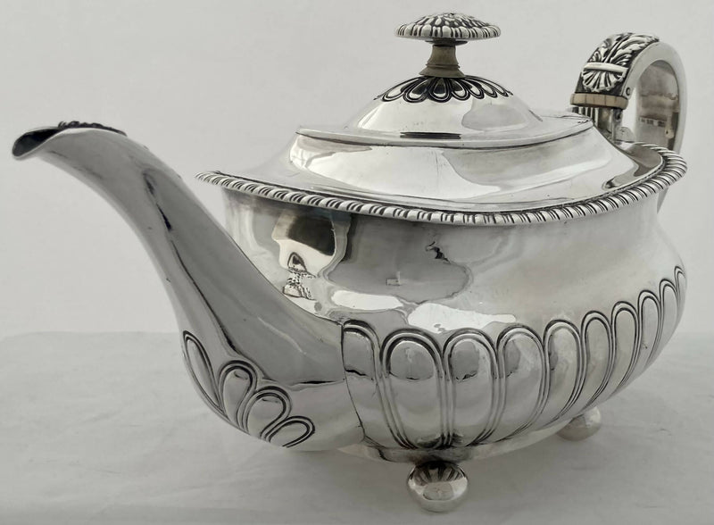 Georgian, George III, Silver Teapot. York 1814 James Barber & William Whitwell. 21.6 troy ounces.