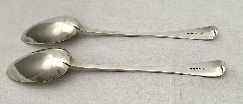 Georgian, George IV, Pair of Silver Basting Spoons. London 1821 Eley & Fearn. 8.8 troy ounces.