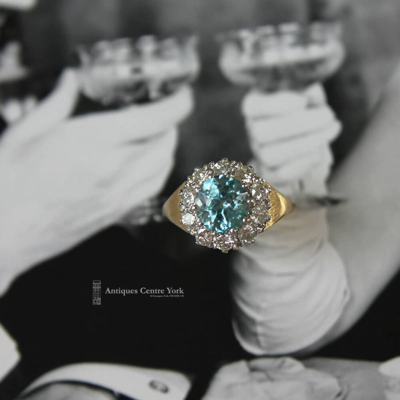 Vintage 18ct Blue Zircon & Diamond Cluster Ring