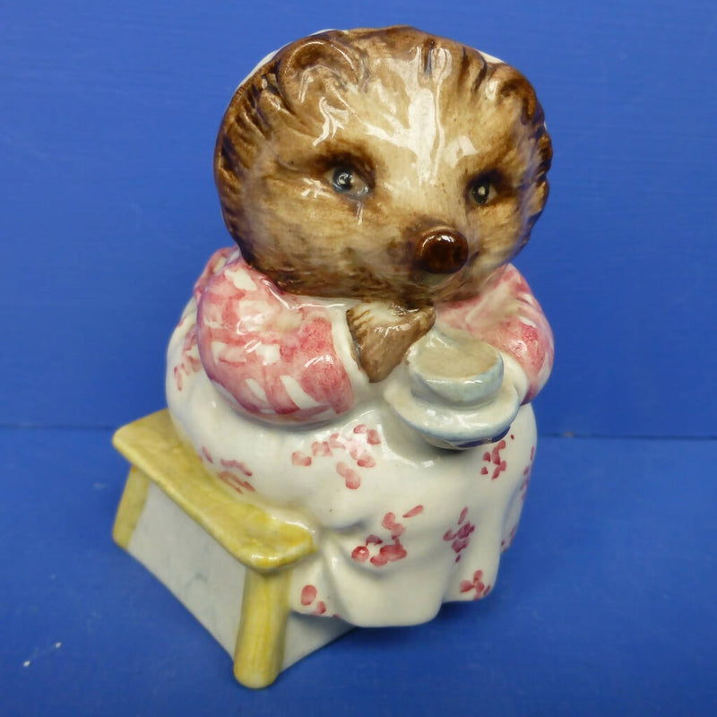 Beswick Beatrix Potter Figurine - Mrs Tiggywinkle Takes Tea BP3B