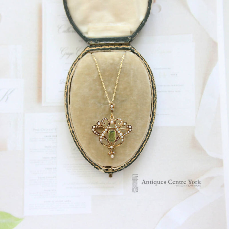 Art Nouveau 15ct Peridot & Pearl Pendant/Brooch