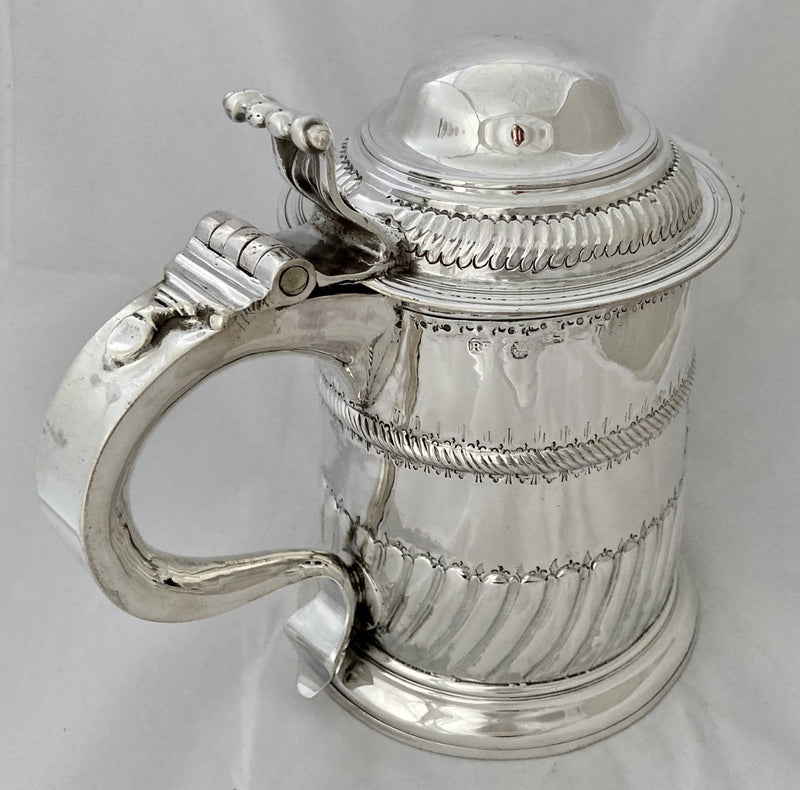 Georgian, George I, Silver Lidded Quart Tankard. London 1724 Richard Bayley. 25.5 troy ounces.